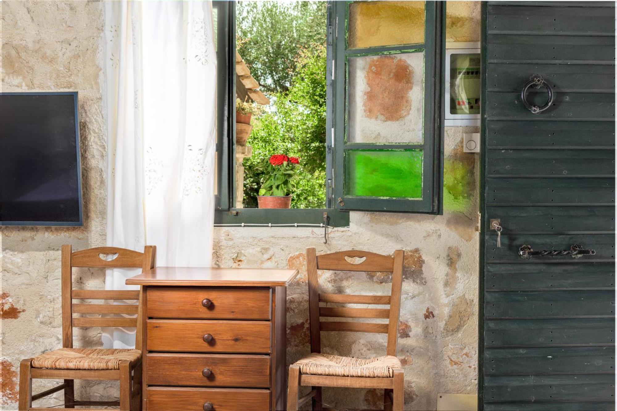 Orama Stone Apartments - Authentic Hospitality In A Historical Location, By Zantewize 客房 照片