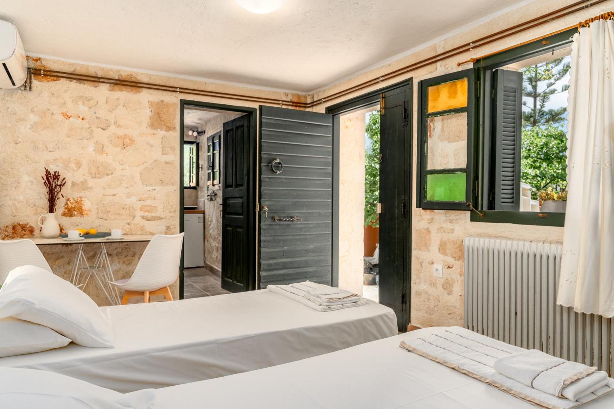 Orama Stone Apartments - Authentic Hospitality In A Historical Location, By Zantewize 客房 照片