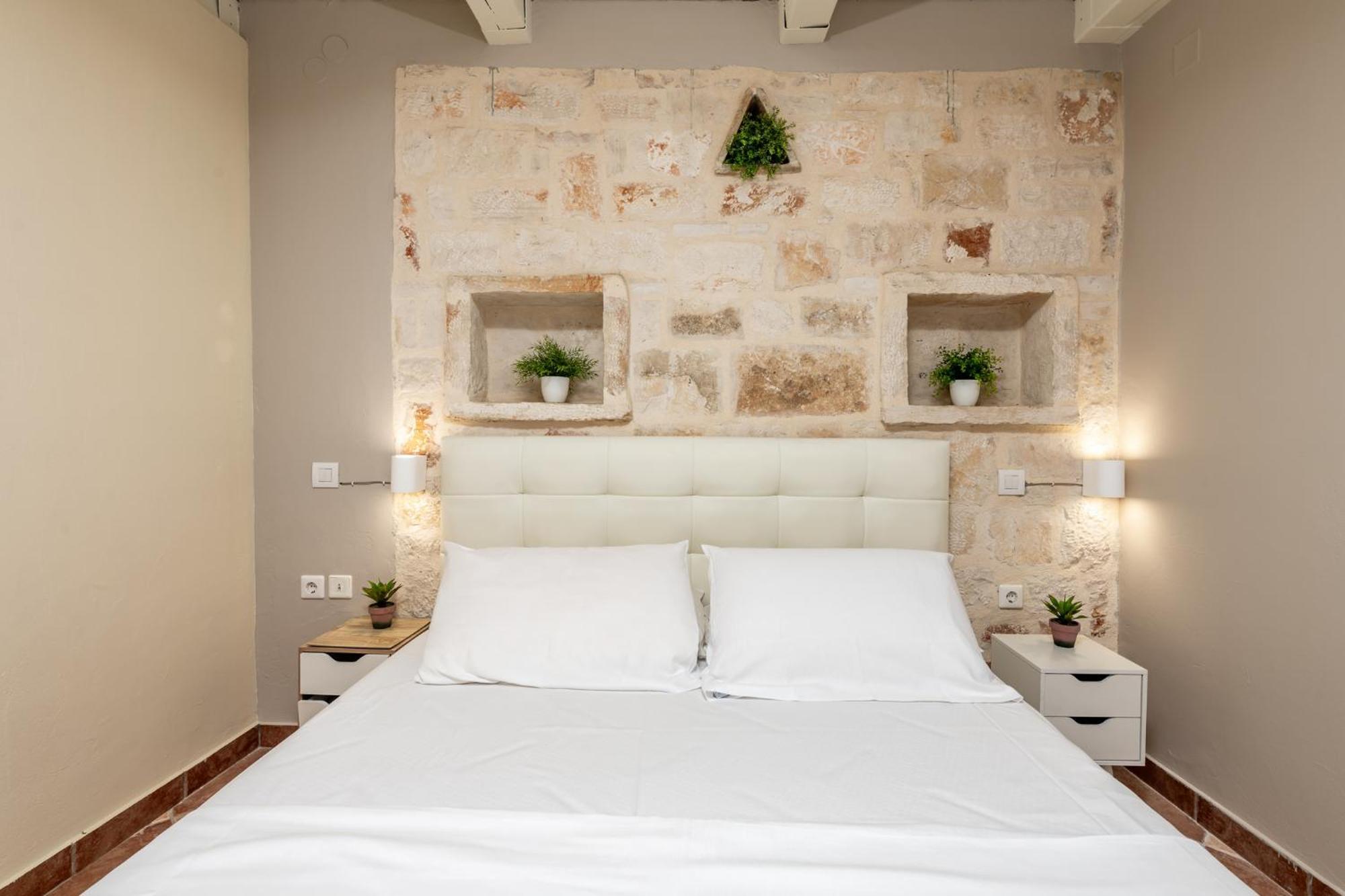 Orama Stone Apartments - Authentic Hospitality In A Historical Location, By Zantewize 客房 照片